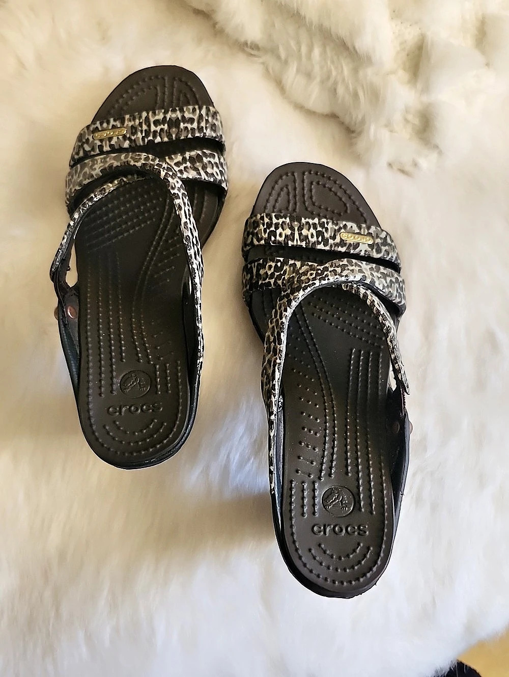 Crocs Leopard Sandle - Picture 4 of 9